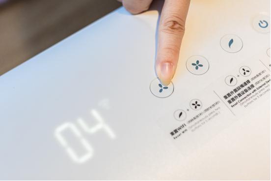 从京东掏了一件香港空净，用了两个月，不吹不黑具体聊聊使用感受