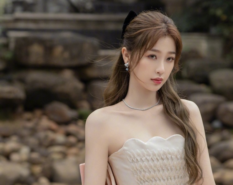 暧昧聊天对方不回复怎么办,男生暧昧2个月不表态什么意思