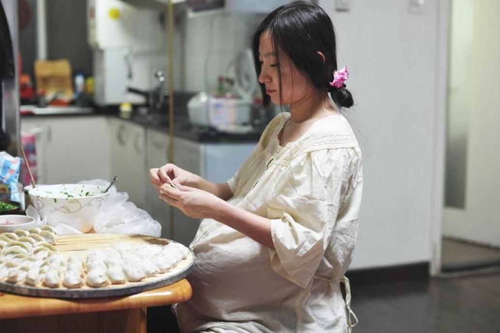 孕妇梦到生下蛇宝宝咋回事,孕妇胎梦梦到一条大蛇