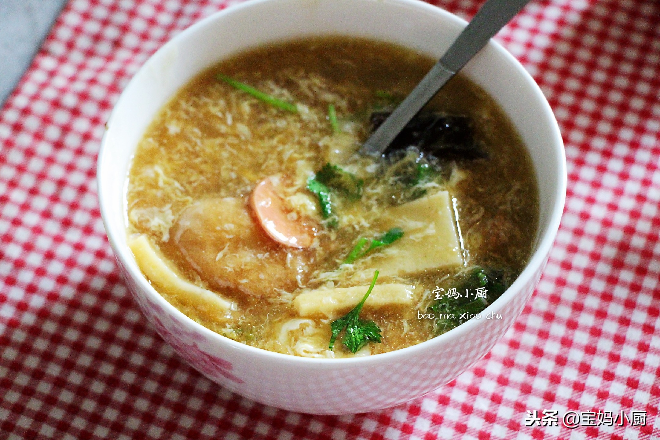 宝妈的忙碌从给宝宝做早餐开始,记录宝妈每天起床给娃准备早餐