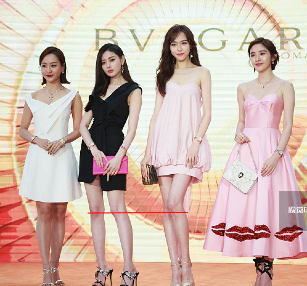 张天爱回旋踢视频,张天爱踢足球视频