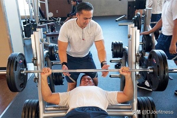 一个月肌肉力量训练计划,力量训练和肌肉训练怎么混合训练