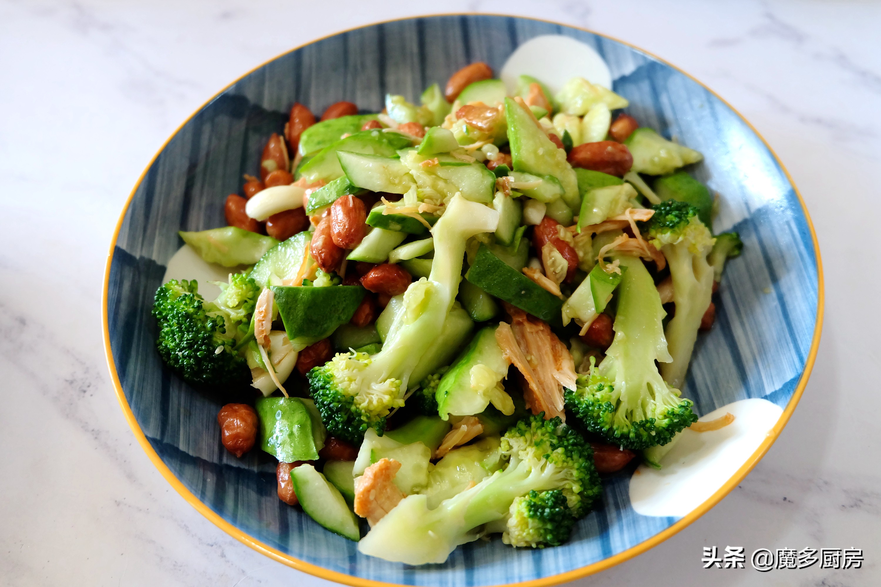 家常菜适合夏天做的一道凉拌菜,夏天吃什么菜开胃又营养家常菜