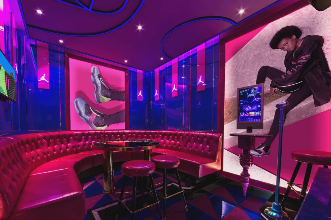 眉间是银河,眉间有银河眼中有星辰什么意思