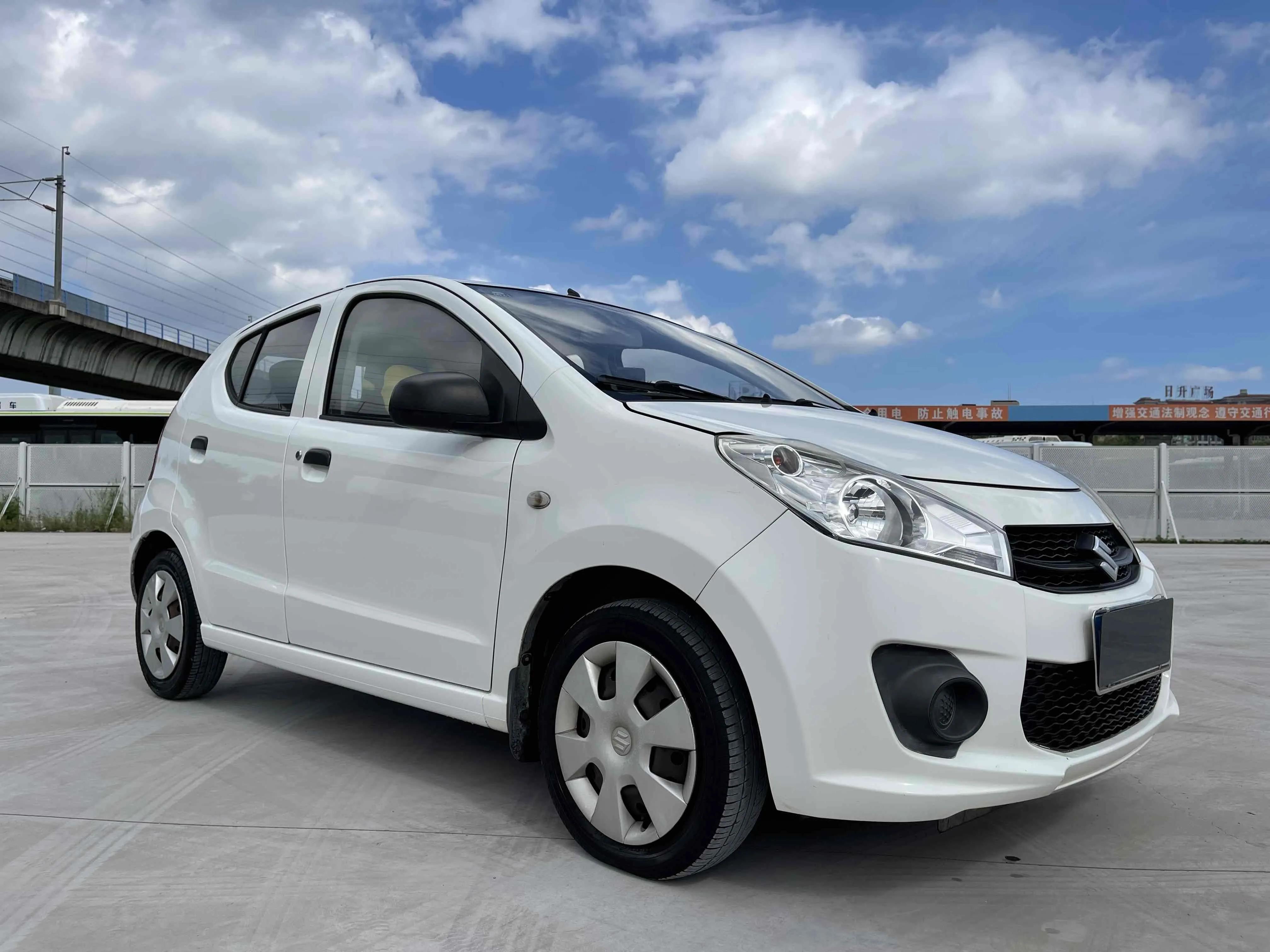 2013款铃木奥拓自动豪华型什么价,铃木奥拓2013款1.0l