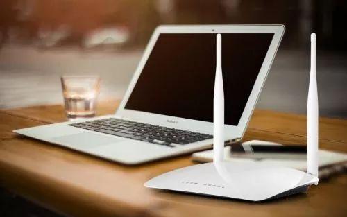 路由器用一会就断电怎么回事,路由器用着用着自动断开什么原因