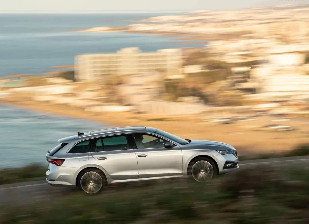 标致3082022款中国上市,标致全新308sw内饰