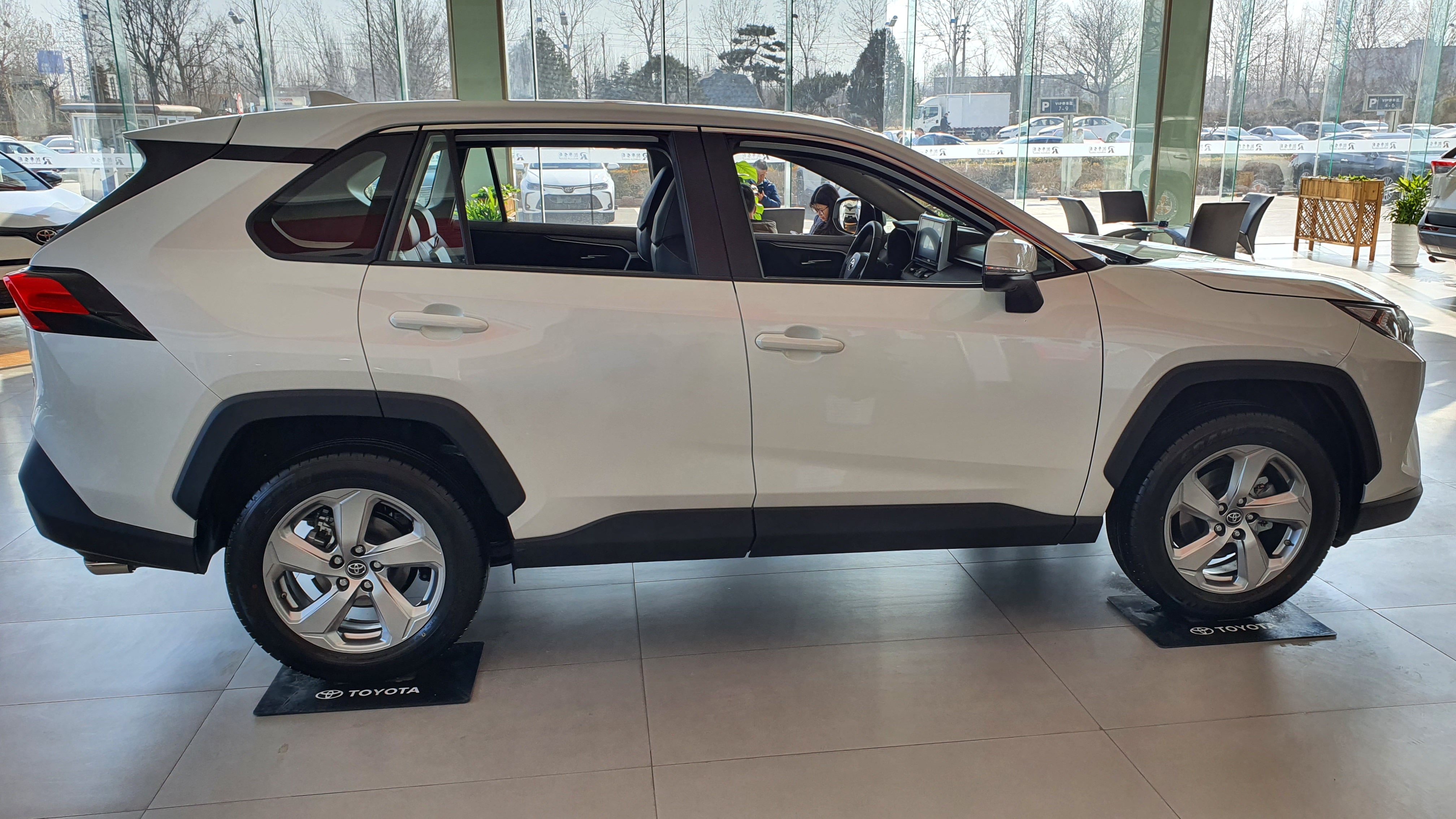 丰田荣放买什么配置性价比高,丰田荣放三大件怎么样