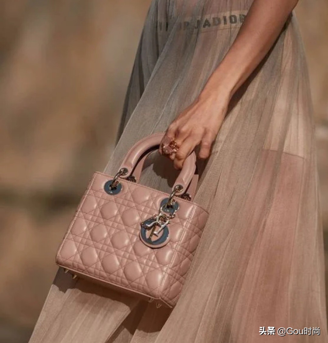 迪奥香奈儿lv为什么这么贵,香奈儿新款女包涨价