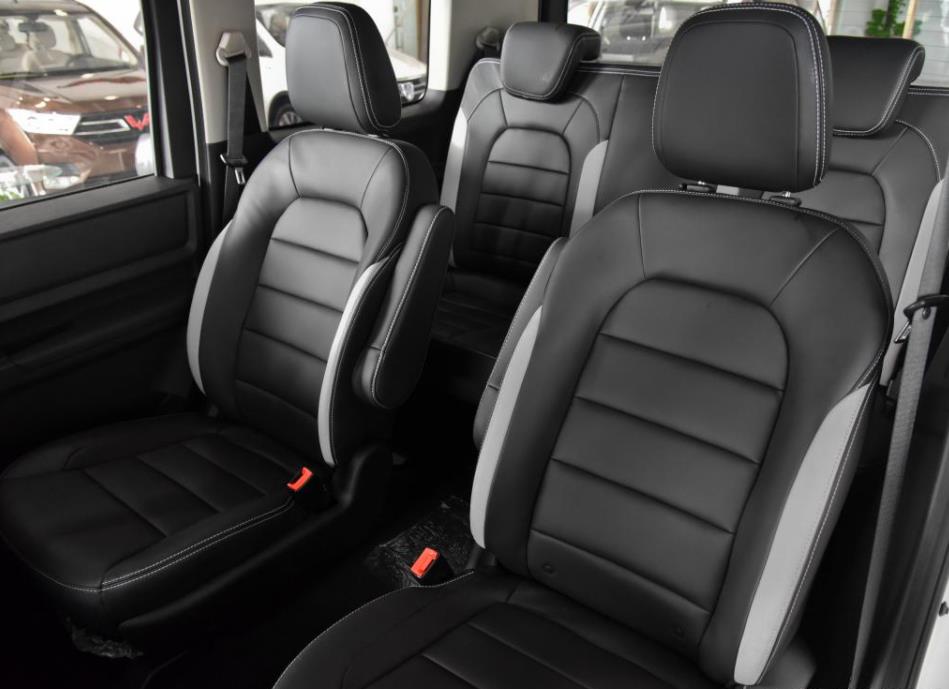 五菱宏光plus2座致富版,五菱宏光帮农民致富