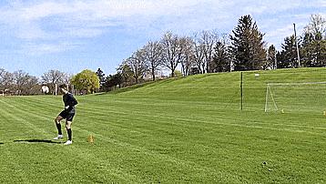 足球临门一脚训练,足球训练中怎么提高头球防守