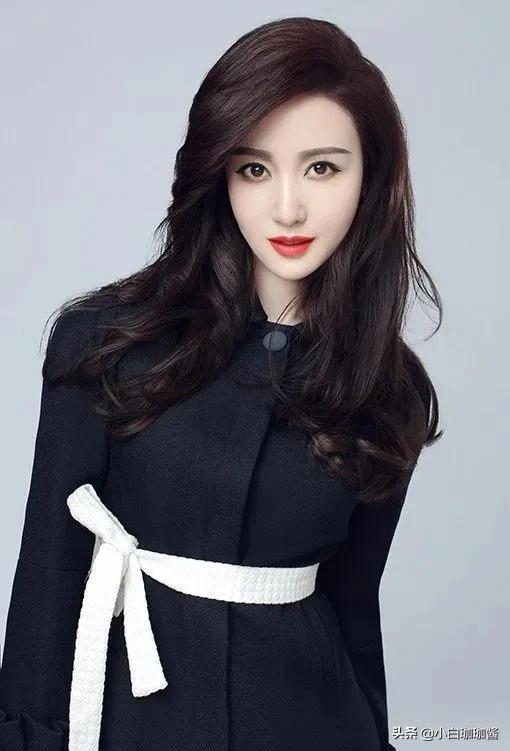 她脸越来越僵，又演第三者的角色了