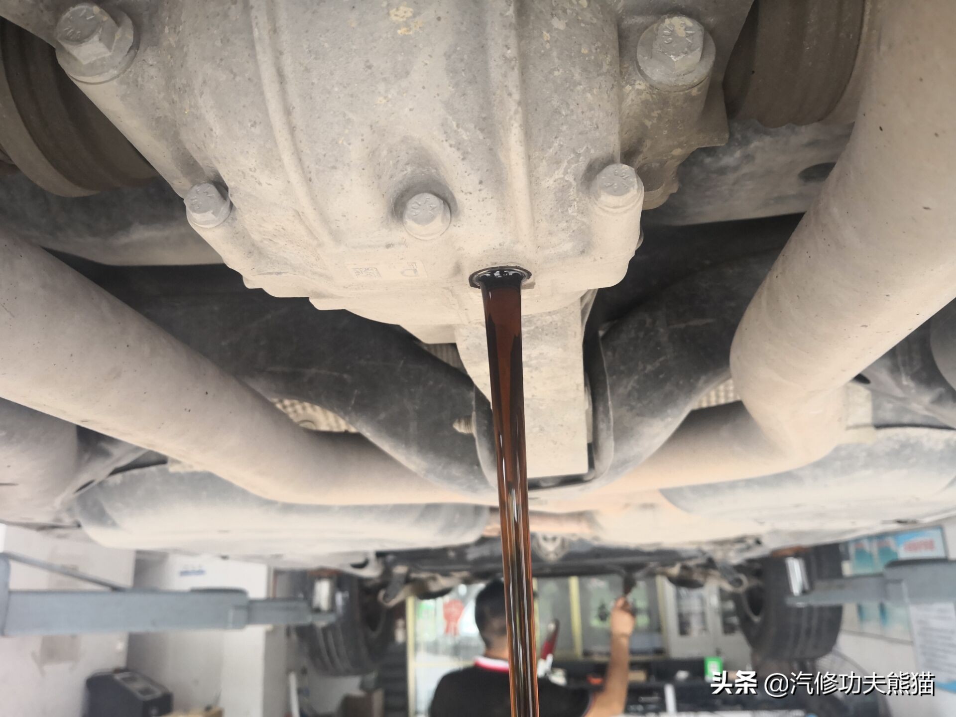 能拉动波音747的大众神车途锐烧机油治理，修完了又可以拉飞机了