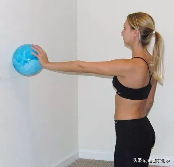 蝴蝶骨中间脊椎有凸起,翼状肩胛为何要加强菱形肌