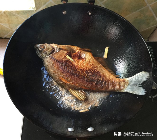 红烧鱼怎样做肉质细腻还入味,红烧鱼怎么才能让鱼皮不粘锅