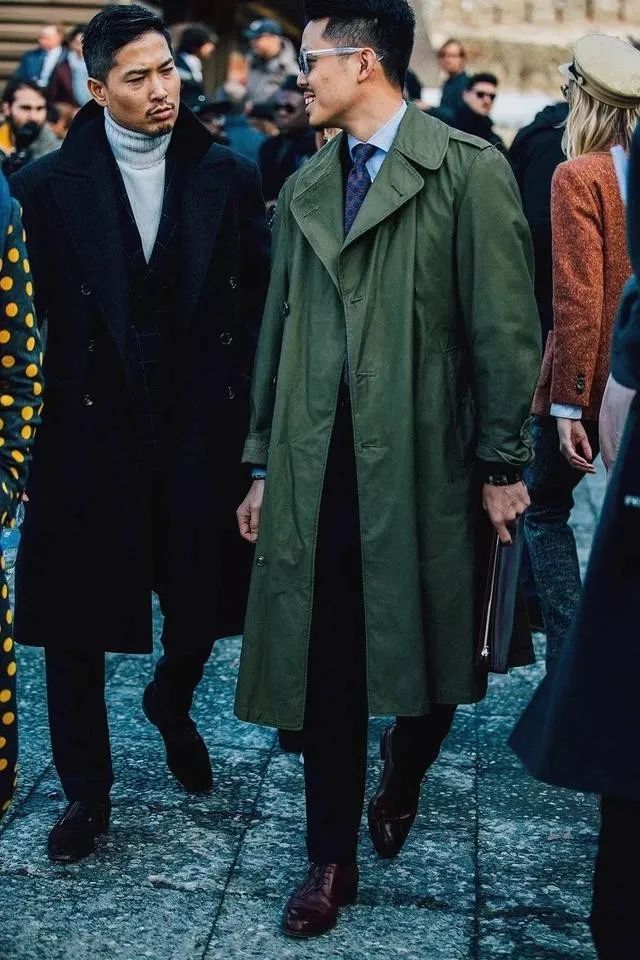 矮个子风衣内搭怎么搭配,矮个子穿风衣怎么搭配裤子好看