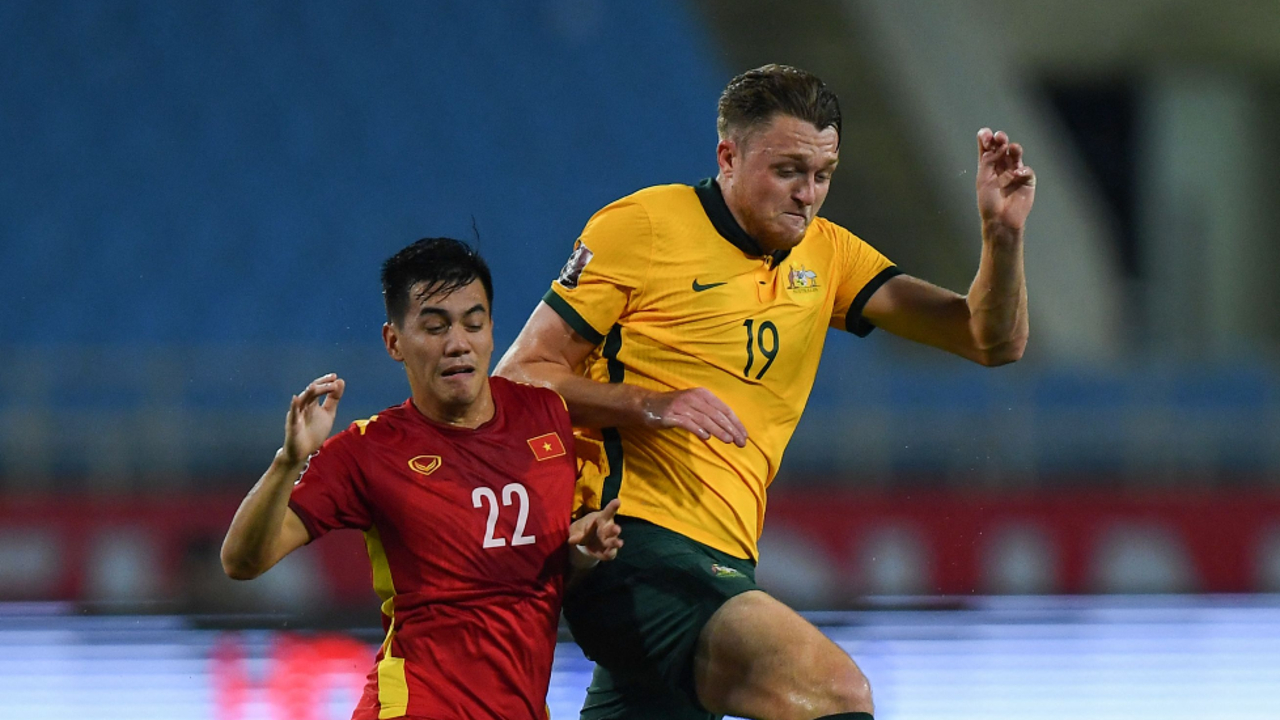 马上就被越南超越，中国足球越混越差，有5个原因