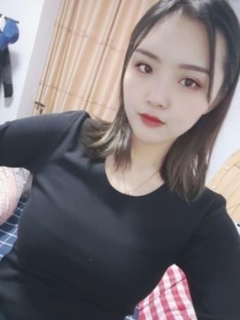 杨幂赵丽颖冻到飙泪,赵丽颖走红毯冻人