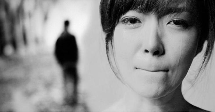 结婚5年，因治疗妻子不孕花掉所有积蓄，丈夫该不该离婚？