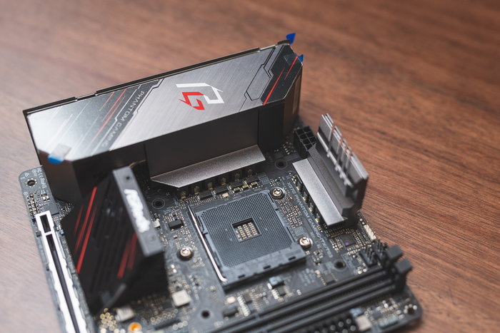 圣诞节前装一台白色雪花主机