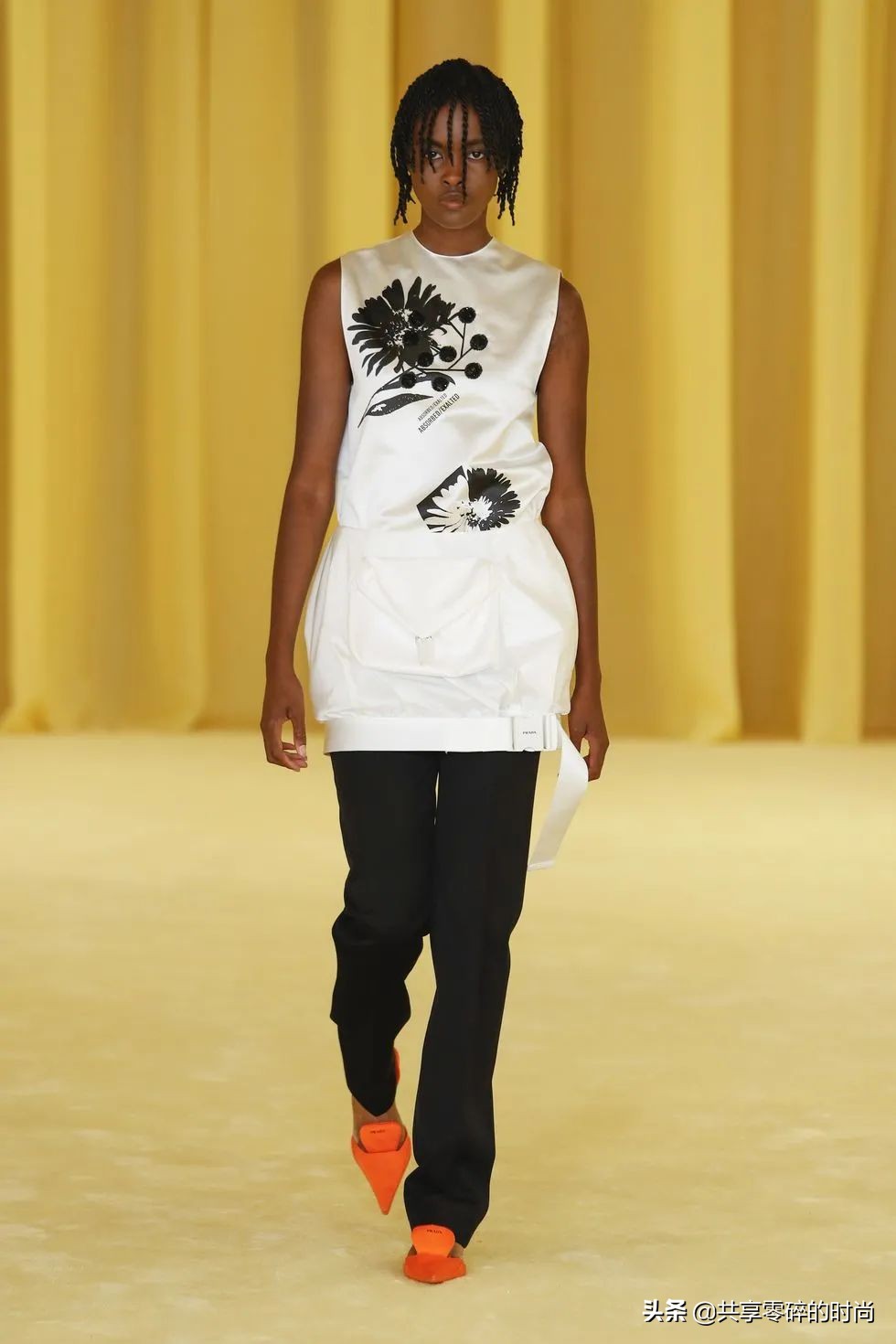 prada普拉达时装秀2018,普拉达prada2022春夏秀场蔡徐坤