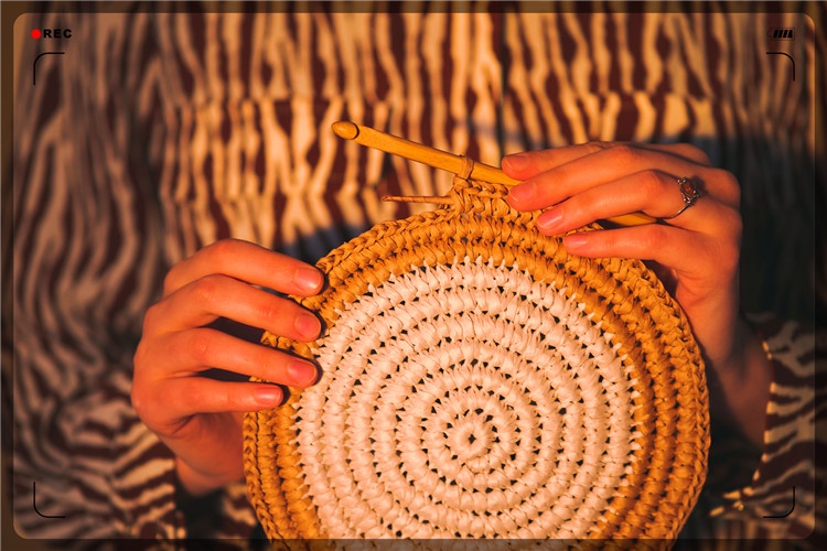 52岁人失业在家没事做，有什么手工活，能一个月收入两千元以上