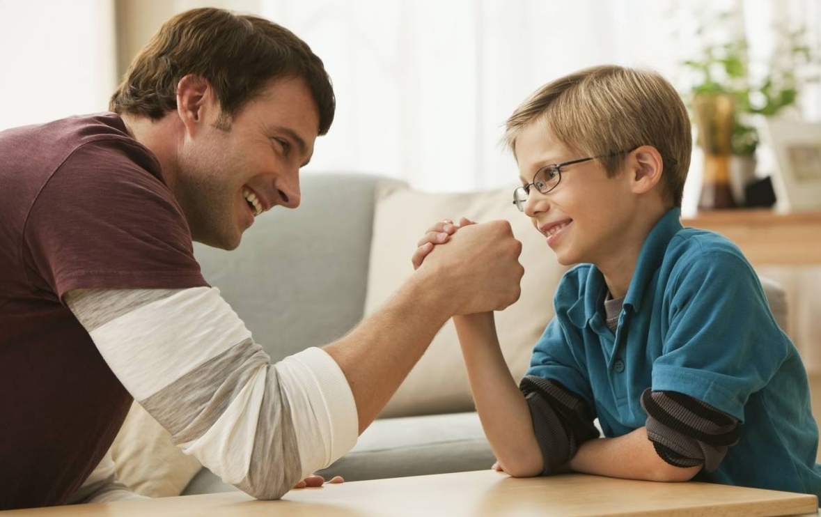 引导孩子的负面情绪该怎么做,对付孩子负面情绪的正确方法