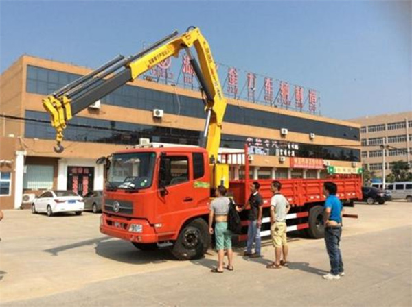 湖北专业随车吊厂家报价,湖北随车吊厂家有哪些