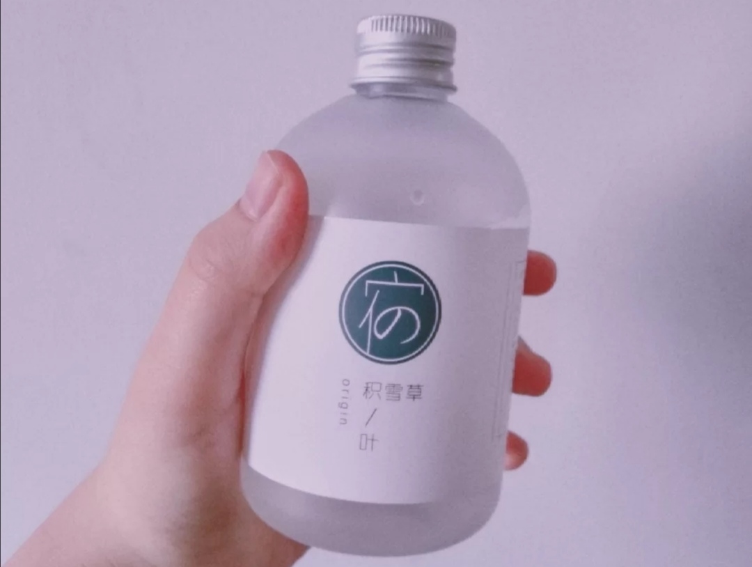 皮肤好就不需要用好的护肤产品吗,皮肤好的人不应该用护肤品