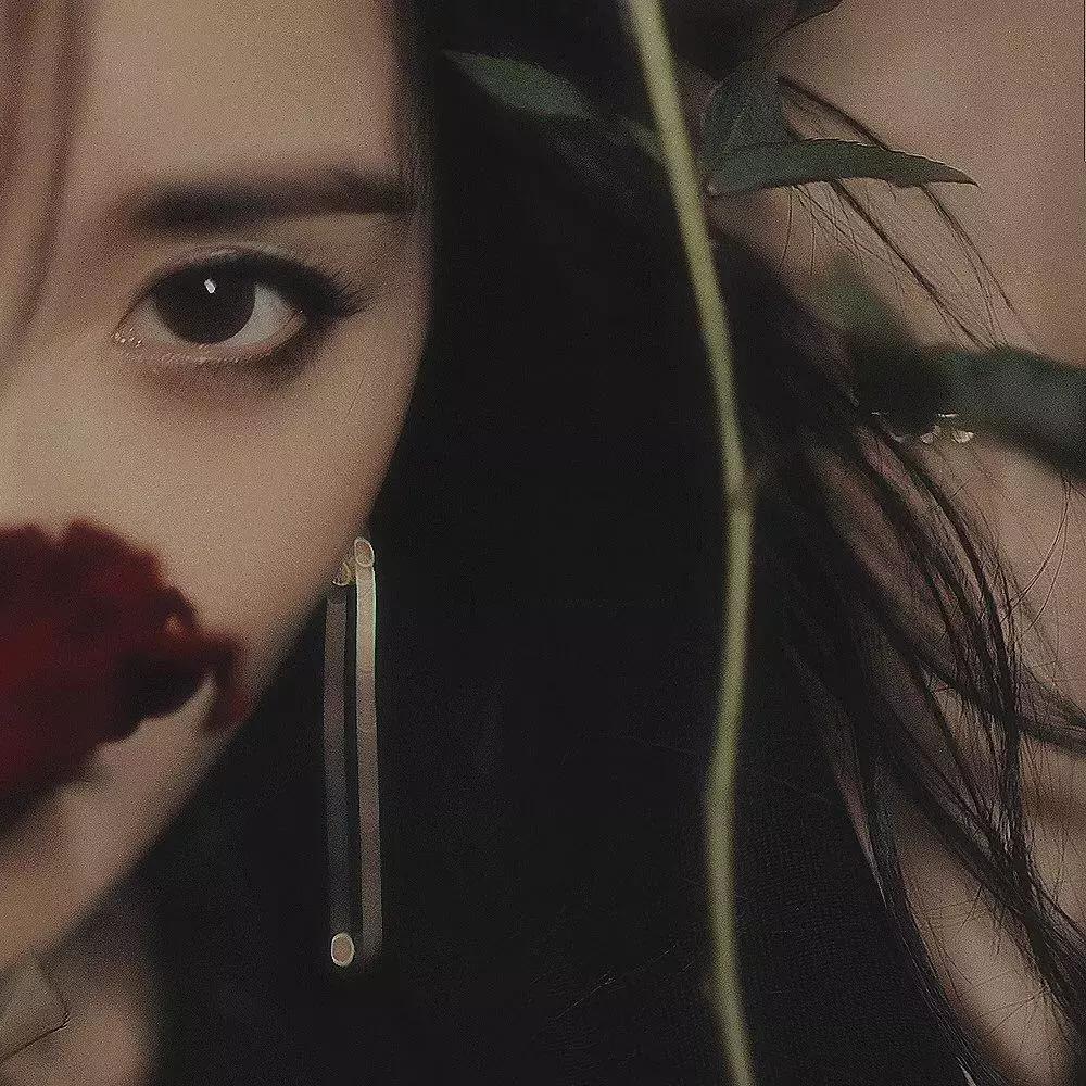 黑化后的女星杨幂,离婚黑化