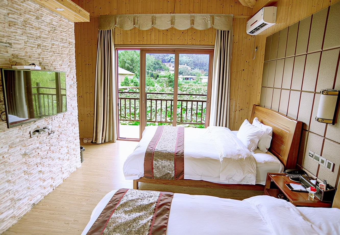 住进山林秘境泡私家汤池,住进风景里享受原生态乡村生活