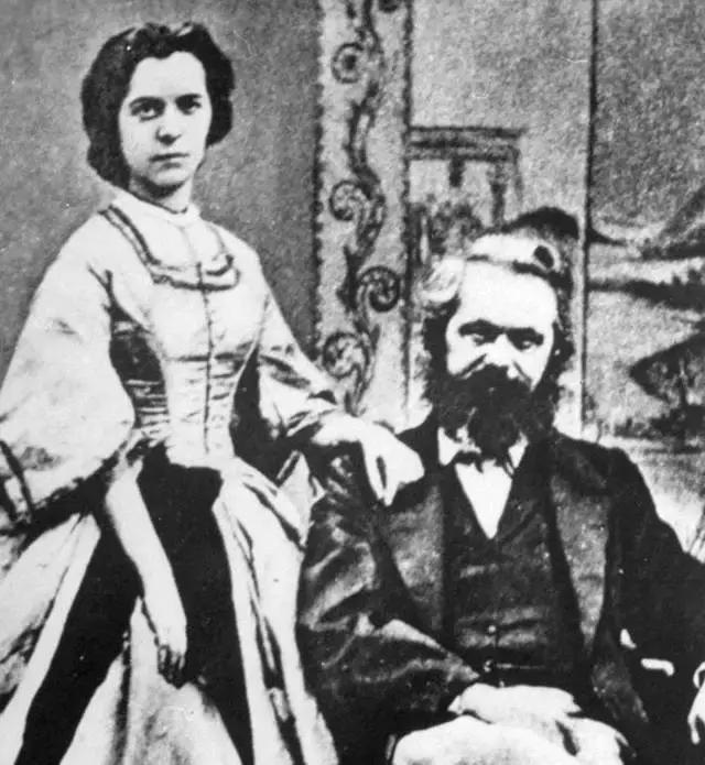 大作家们的520：“我吻了你的来信好几下！”