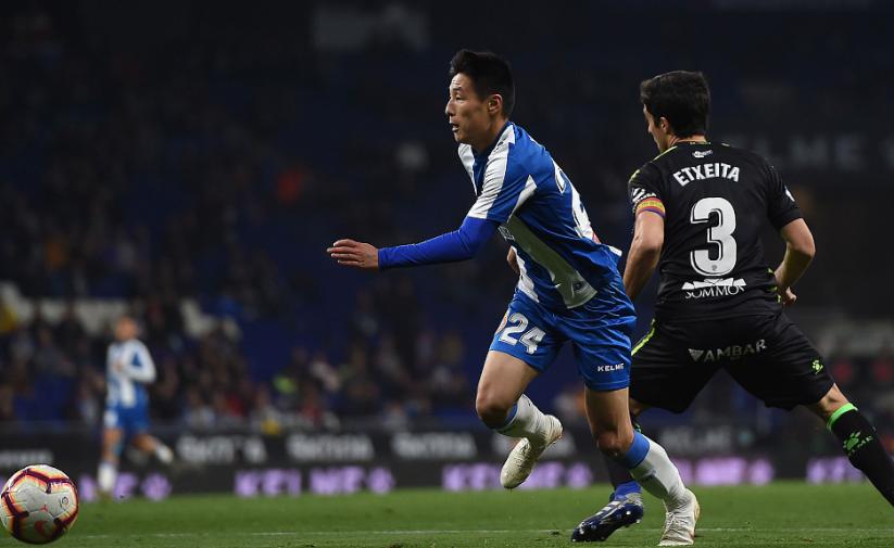 武磊射门失误的视频,武磊为铲射破门狠狠撞上门柱