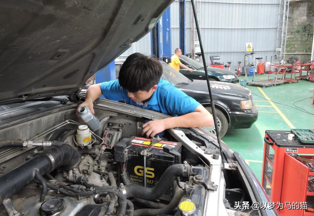 高中毕业没考上大学学什么手艺,男生不上学了学什么手艺有前途