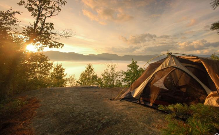 露营经济风口,露营有望成为新业态发展