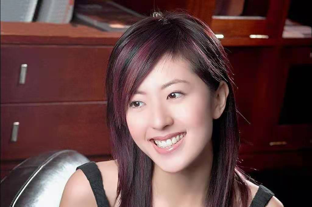 37岁唐诗咏近况,唐诗咏36岁照片