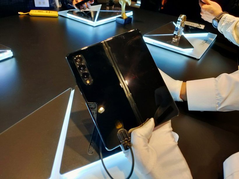 三星折叠屏手机w22测评,三星w23第15代双旗舰折叠屏手机