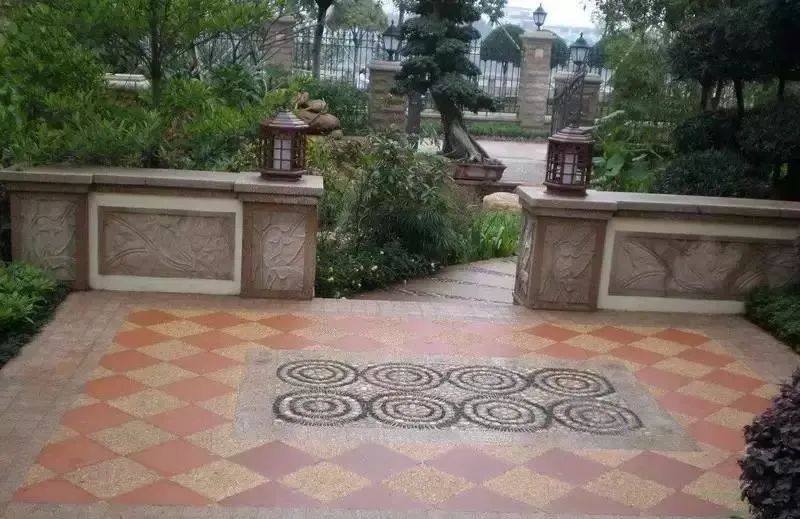 庭院花园石材地板铺设效果,私家庭院最流行的4大铺装方式