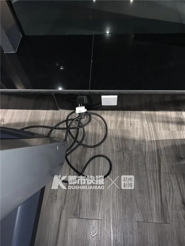 一位女子跑步机上触电,跑步机上触电