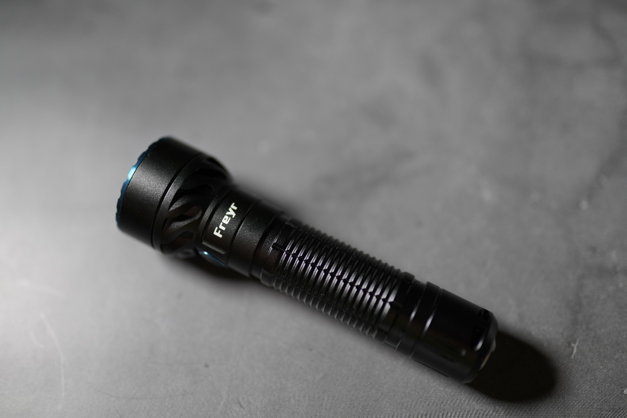 战术强光手电光源,战术型强光手电亮一下就不亮了