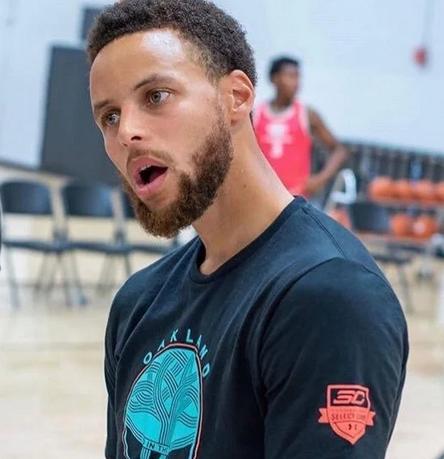 逗妹吐槽：米兰终于上头条了！不过是以0-3的方式…