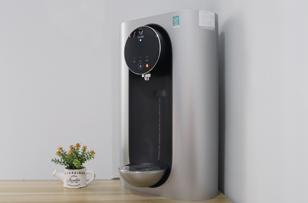 承包你全年的开水供应云米1秒即热管线机使用体验