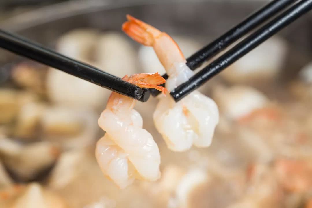 冲着“海虫子”去的卜卜贝，每天排队到凌晨1点