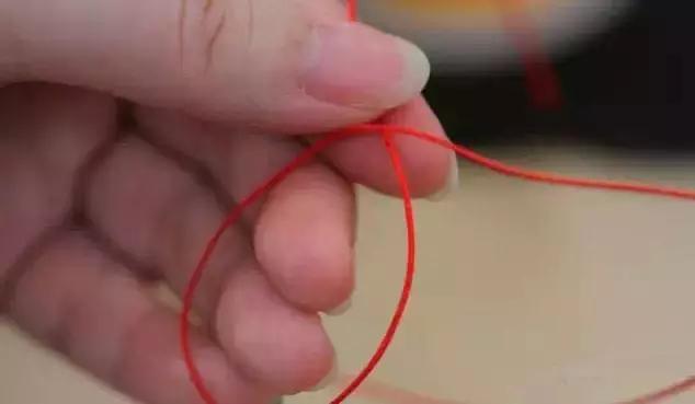 手工编绳怎么打结球,塑料手编绳如何打结