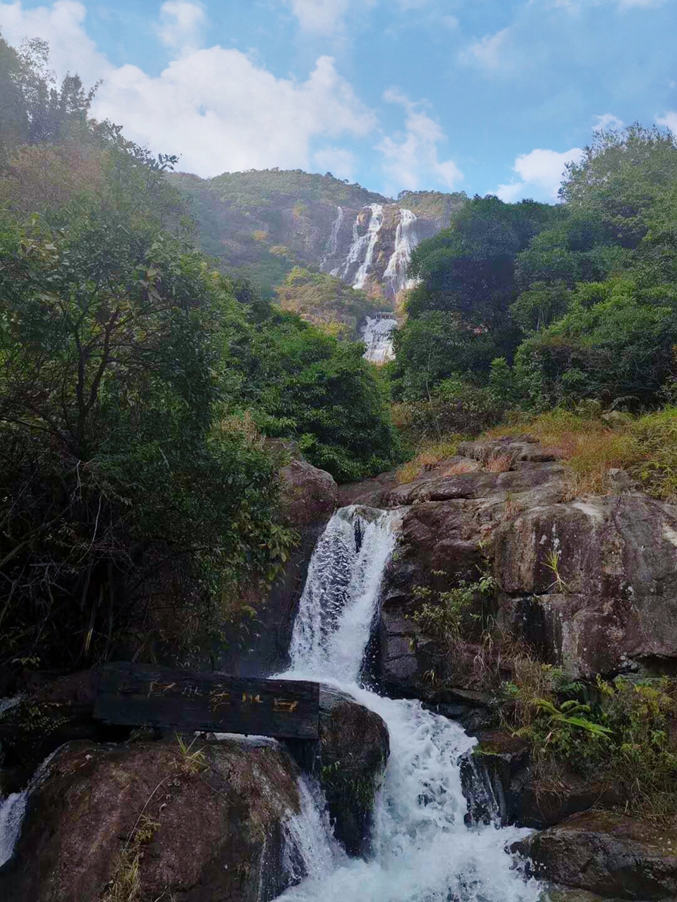 广州簕杜鹃瀑布,广州附近的高山瀑布