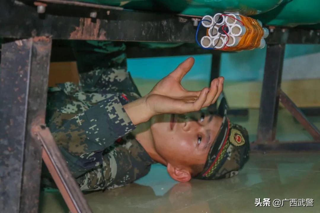 胆子小的，劝你轻易别当*警武**工兵...