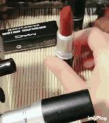 假冒香奈儿雅诗兰黛,国际大牌化妆品居然都是一个配方