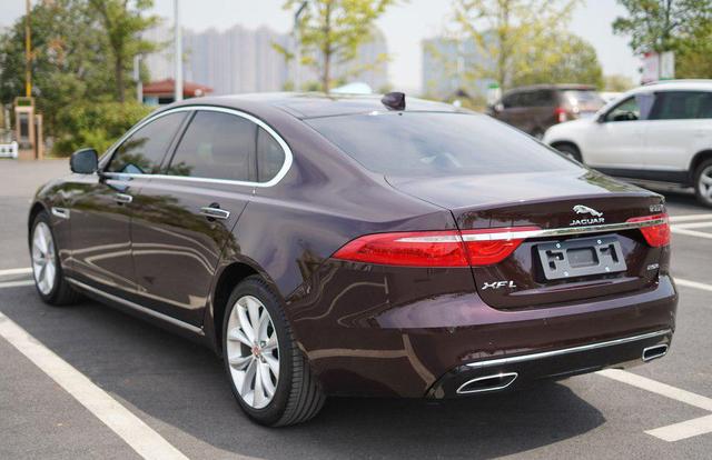 存款41万，换车坚持喜提捷豹XFL，车主坦率地谈了驾驶感受