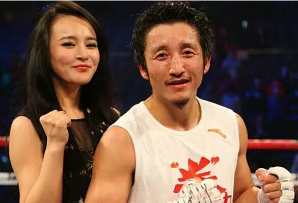 中国奥运邹市明夺冠激动时刻,08年奥运拳击冠军邹市明