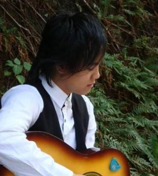 郑源是如何走上音乐之路的,郑源一个特别低调的歌手